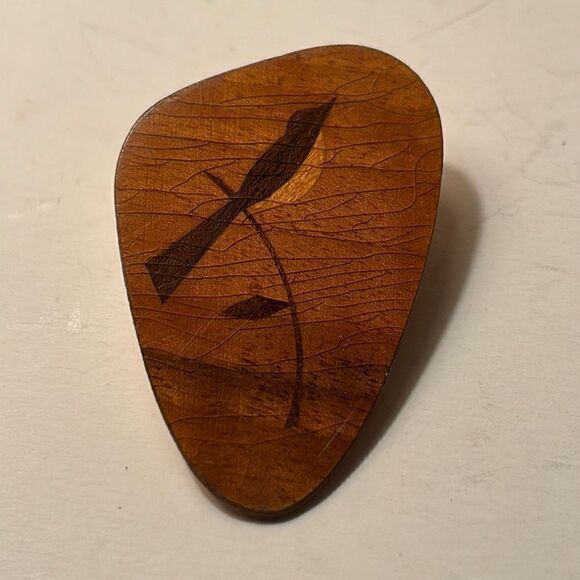 Vintage Jewelry - Smooth polished wooden bird pin teardrop shaped